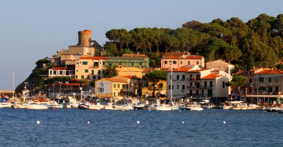 marina_di_campo_-_panoramio